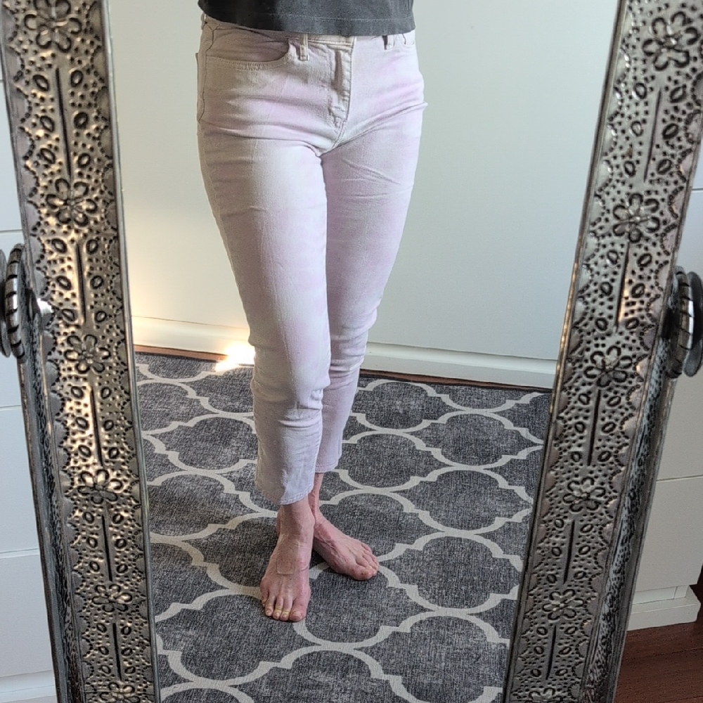Levi's Soft Pink Ankle Jeans